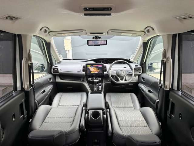 セレナ2.0 ハイウェイスターV 4WD