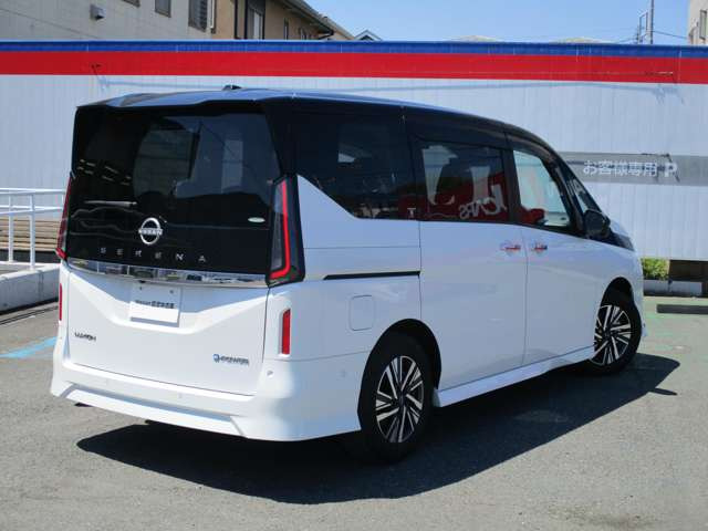 セレナ1.4 e-POWER ルキシオン