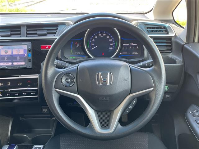 フィット1.5 ハイブリッド Fパッケージ