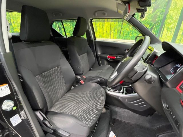 運転席シート廻りは使用感も少なく、良好な状態となっています。丁寧に使われていたことがよくわかりますね。
