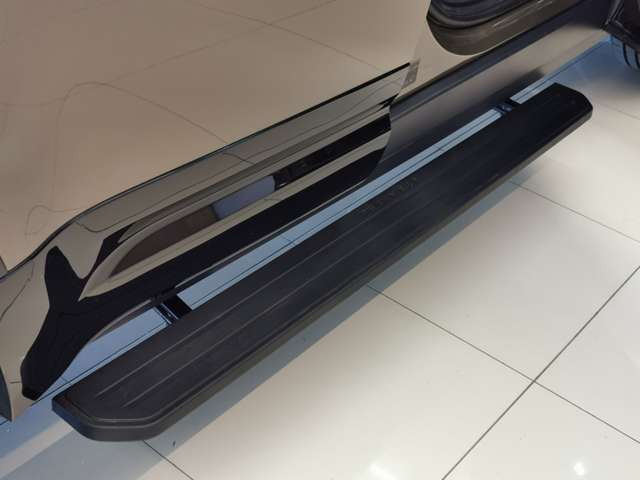 ディフェンダー130 X ダイナミック SE 3.0L D350 ディーゼル 4WD