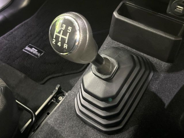 ジムニーシエラ1.5 JC 4WD