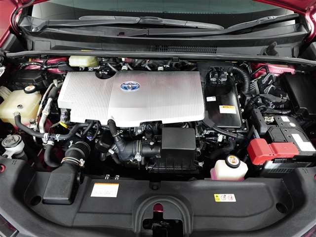 プリウス1.8 S ツーリングセレクション E-Four 4WD