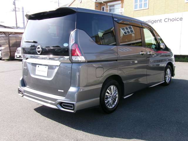 セレナ2.0 AUTECH セーフティパッケージ 4WD