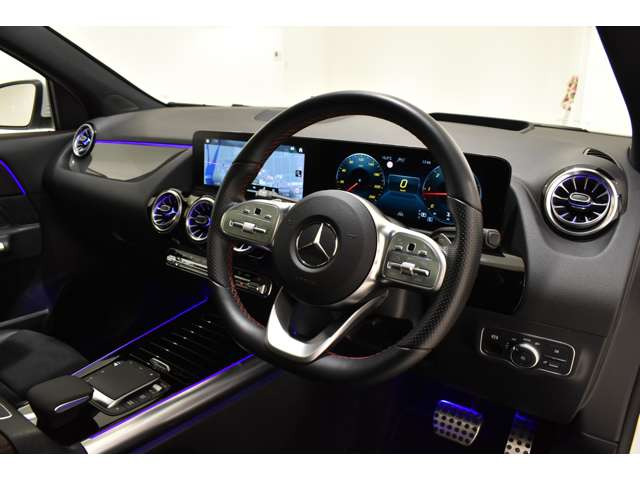 GLAクラスGLA200d 4マチック AMGライン 4WD