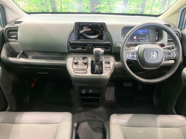 フリード1.5 e:HEV クロスター