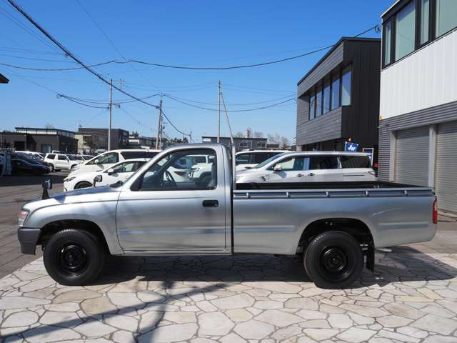 女性にも安心してお乗りいただけるよう、車内の清掃には特にこだわり、メーカー販売時の状態に近づける為に妥協は致しません!!