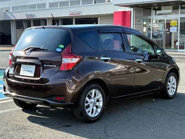 ノート1.2 e-POWER メダリスト FOUR 4WD