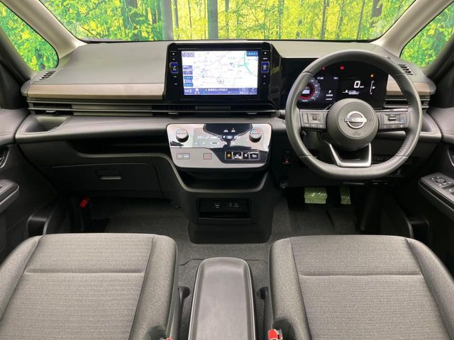 セレナ1.4 e-POWER ハイウェイスターV