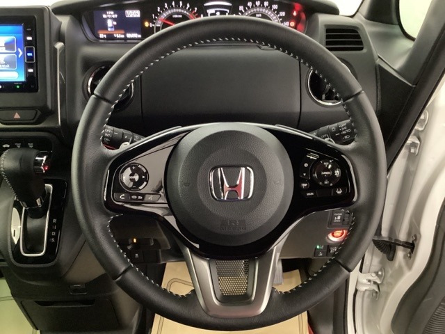 N-BOXカスタムL ターボ スタイルプラス ブラック