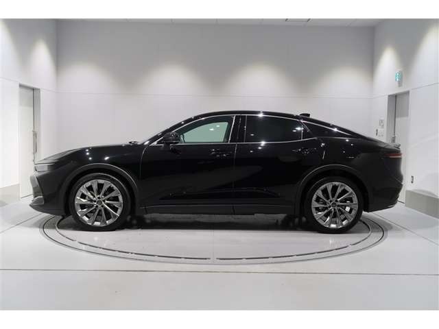 クラウンクロスオーバー2.5 G アドバンスト レザー パッケージ E-Four 4WD