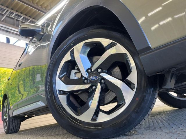 �y����18�C���`�A���~�z�C�[���z�O�ςɃ}�b�`���������A���~�z�C�[���𑕒����Ă���܂��B�e��ЊO�A���~�z�C�[����A�X�^�b�h���X�^�C�����戵�����Ă���܂��B���񂲑��k����������