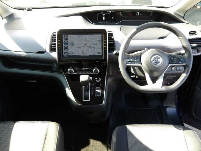 セレナ2.0 ハイウェイスターV 4WD