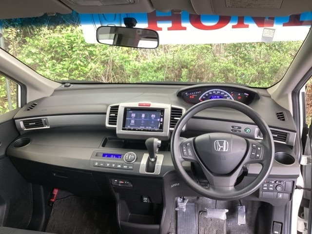 フリード1.5 G プレミアムエディション