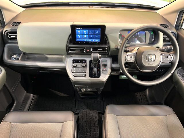 フリード1.5 e:HEV クロスター