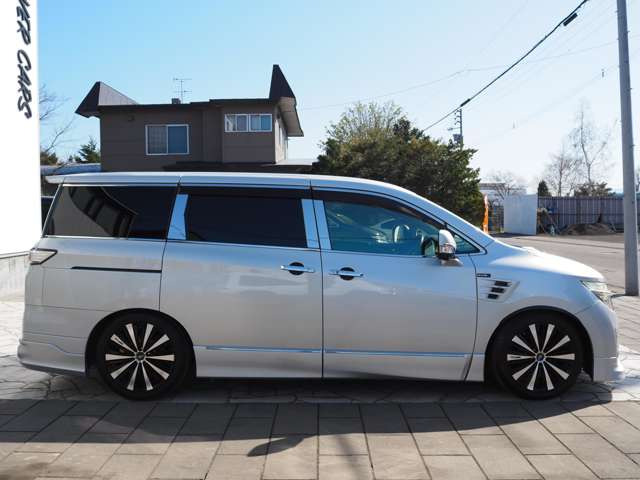 社外のオプション、HDDナビやETC、エアロや18インチAWなどのオプションもご用意致します!あなただけの一台をお手伝いさせて頂きます♪