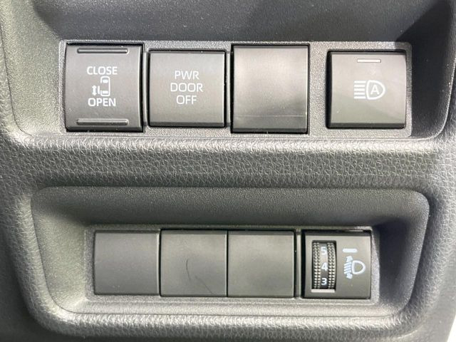 【パワースライドドア】スマートキーや運転席のスイッチでスライドドアの開閉が可能♪電動だから力を入れてドアを開ける必要が無く、小さいお子様でも、重い荷物を持っている時もラクに開け閉めできます♪