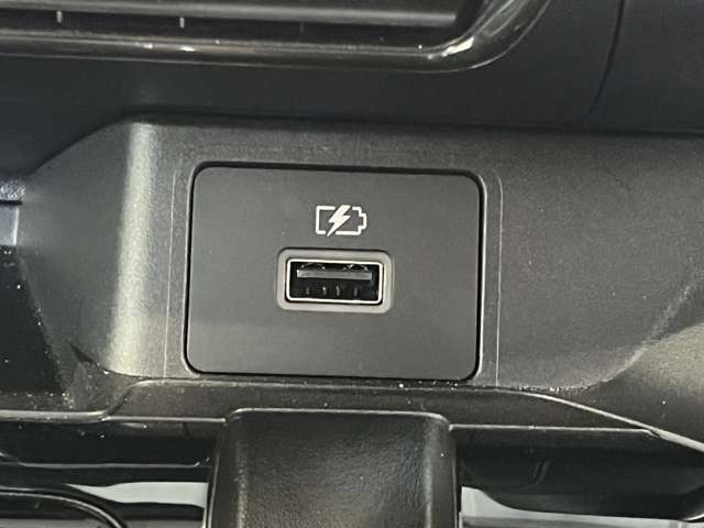 充電可能なUSB端子付き!