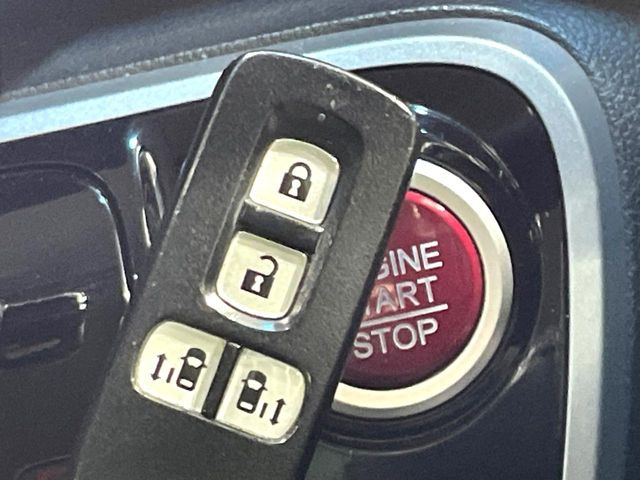 �yHonda�X�}�[�g�L�[�z�J�o����|�P�b�g�ɓ��ꂽ�܂܂ł��h�A�̎{���E�������\�ȃX�}�[�g�L�[�𑕔��B�G���W���̃I���E�I�t�����J�M�����o���K�v����������Ƃ��Ă��֗��ł���