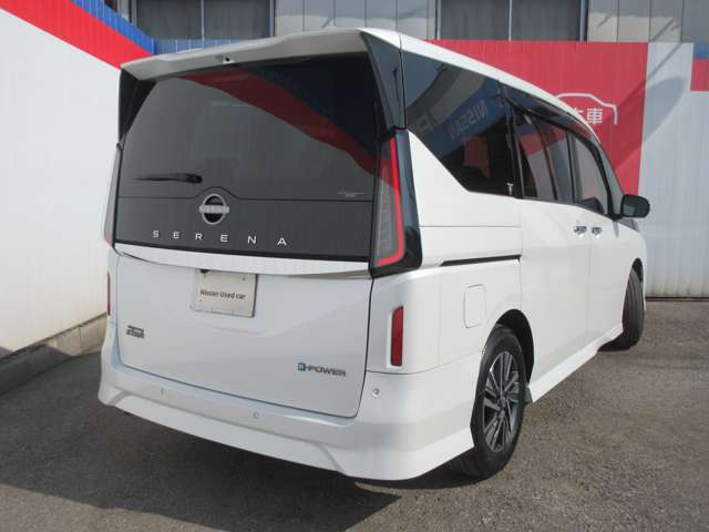 セレナ1.4 e-POWER ハイウェイスターV ステップタイプ