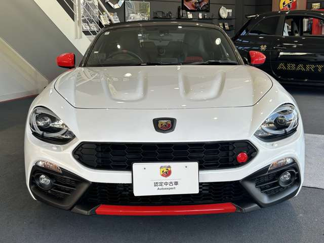 アバルト124スパイダー1.4