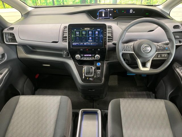 セレナ1.2 e-POWER ハイウェイスターV