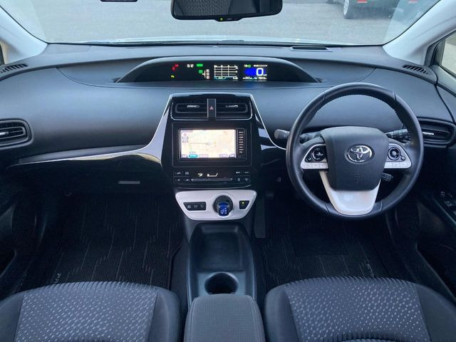 プリウス1.8 S セーフティ プラス