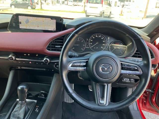 MAZDA3ファストバック1.8 XD バーガンディ セレクション