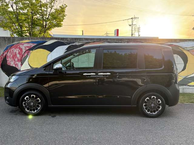 フリード1.5 e:HEV クロスター