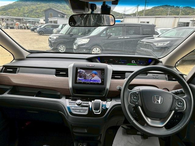 フリード1.5 ハイブリッド クロスター