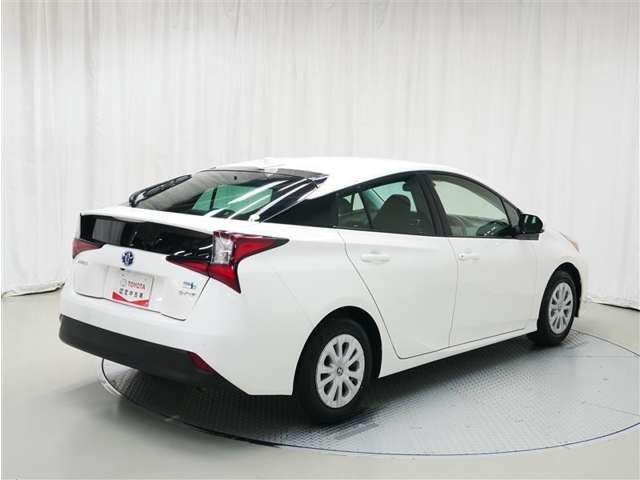 プリウス1.8 S E-Four 4WD