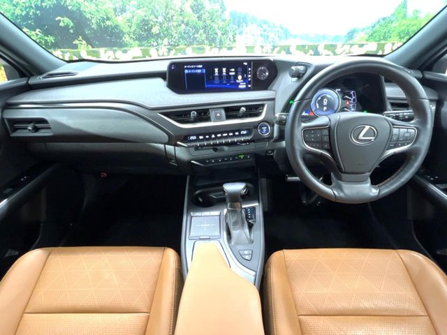 UX250h バージョンL