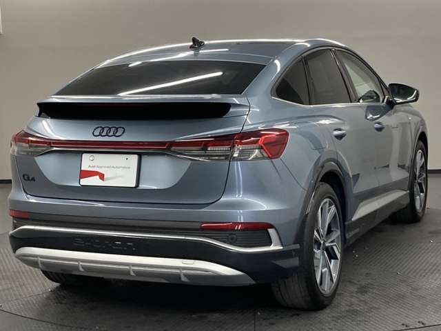 Q4スポーツバックe-tron40 Sライン