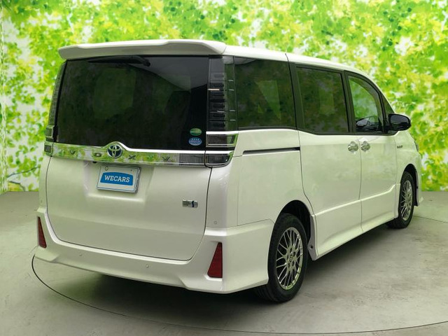 ヴォクシー1.8 ハイブリッド ZS 煌II