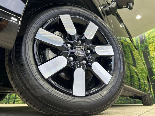 �y����15�C���`�A���~�z�C�[���z�O�ςɃ}�b�`���������A���~�z�C�[���𑕒����Ă���܂��B�e��ЊO�A���~�z�C�[����A�X�^�b�h���X�^�C�����戵�����Ă���܂��B���񂲑��k����������