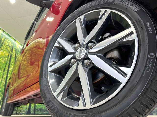 �y����15�C���`�A���~�z�C�[���z�O�ςɃ}�b�`���������A���~�z�C�[���𑕒����Ă���܂��B�e��ЊO�A���~�z�C�[����A�X�^�b�h���X�^�C�����戵�����Ă���܂��B���񂲑��k����������