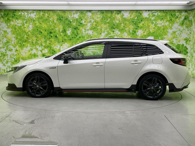 カローラツーリング1.8 ハイブリッド W×B