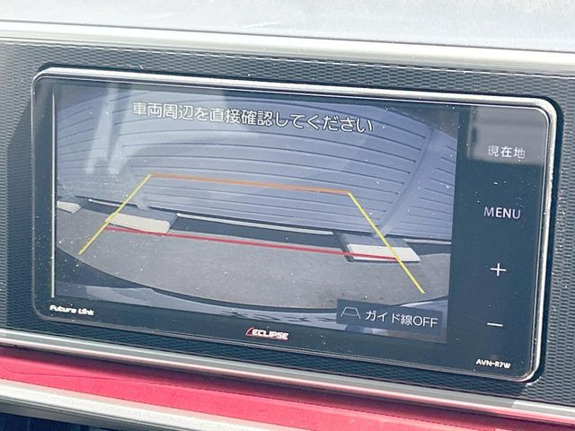 【バックカメラ】駐車時に後方がリアルタイム映像で確認できます。大型商業施設や立体駐車場での駐車時や、夜間のバック時に大活躍!運転スキルに関わらず、今や必須となった装備のひとつです!