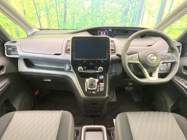 セレナ1.2 e-POWER ハイウェイスターV