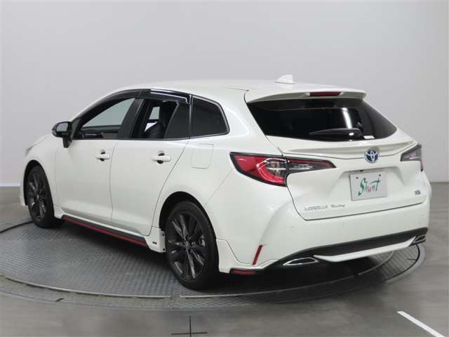 カローラツーリング1.8 ハイブリッド W×B