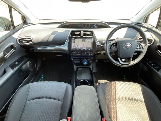 プリウス1.8 S セーフティ プラス ツートーン