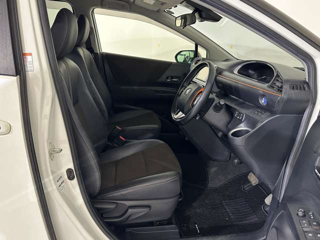 シエンタハイブリッド 1.5 G クエロ