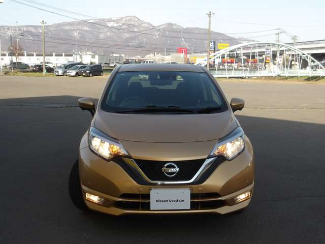 ノート1.2 X FOUR スマートセーフティエディション 4WD