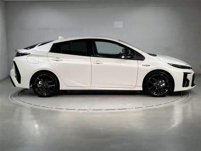 プリウスPHV1.8 S ナビパッケージ GR スポーツ