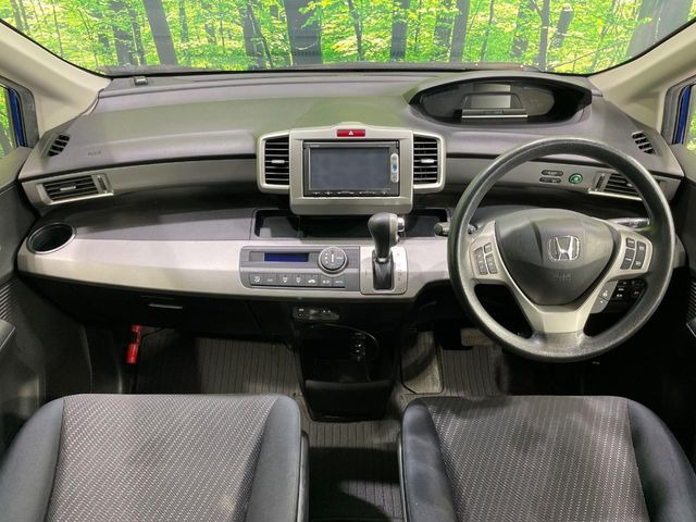 フリードハイブリッド1.5 ジャストセレクション