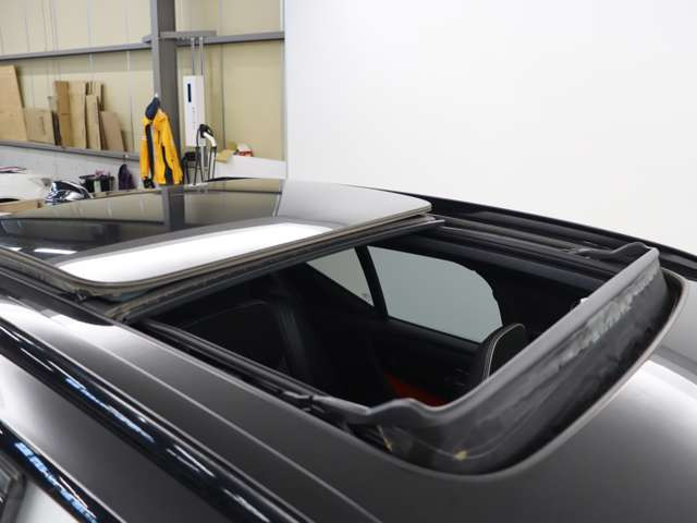 XC40T4 AWD Rデザイン 4WD