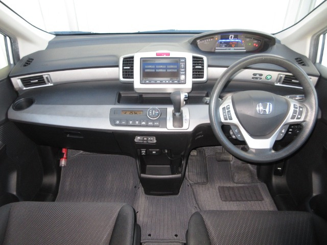 フリードハイブリッド1.5 ジャストセレクション