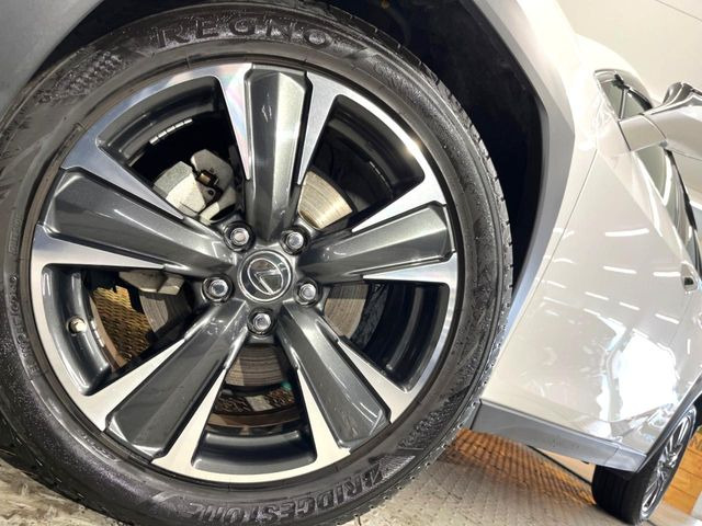 �y����18�C���`�A���~�z�C�[���z�O�ςɃ}�b�`���������A���~�z�C�[���𑕒����Ă���܂��B�e��ЊO�A���~�z�C�[����A�X�^�b�h���X�^�C�����戵�����Ă���܂��B���񂲑��k����������