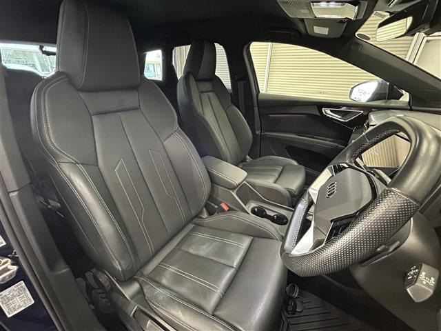 Q4 e-tron40 Sライン