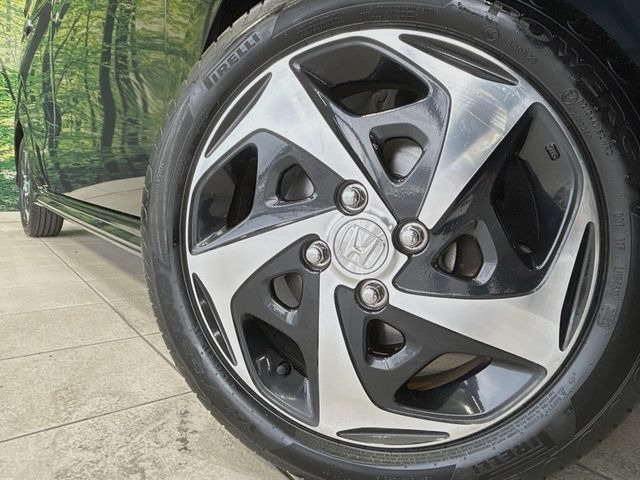 �y�O���[�h��p����15�C���`�A���~�z�C�[���z�f�U�C�����̍��������A���~�z�C�[���𑕒����Ă���܂��B�e��ЊO�A���~�z�C�[����A�X�^�b�h���X�^�C�����戵�����Ă���܂��B���񂲑��k����������